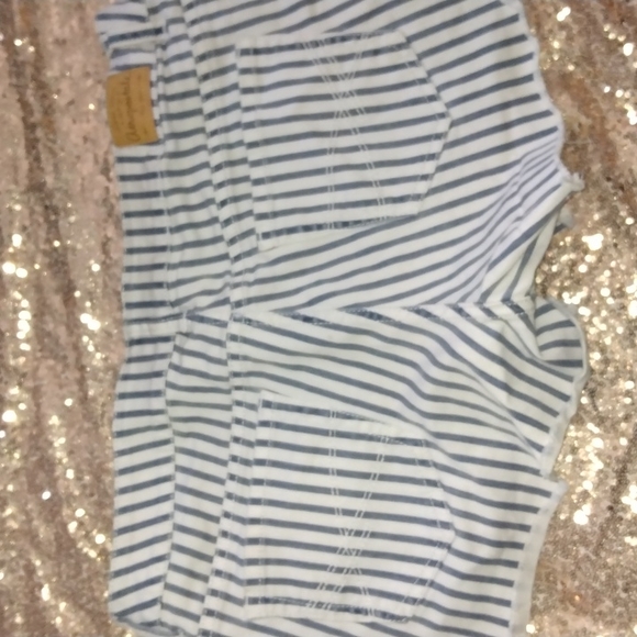 Aeropostale jean shorts with blue stripes size 11/12 used in great condition - Picture 8 of 12